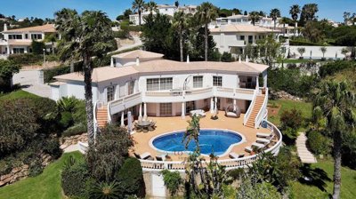 villa & pool