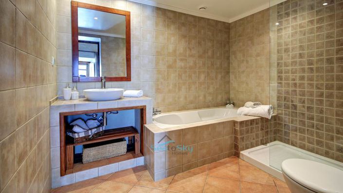 Image No.34-4 Bed House for sale