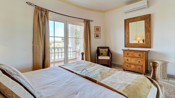 Image No.45-5 Bed House for sale