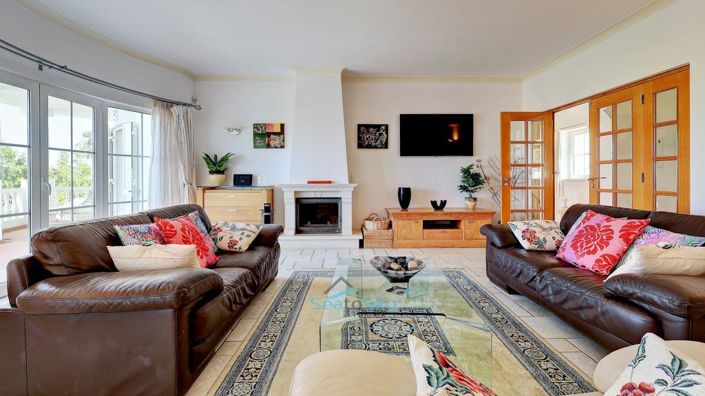 Image No.10-5 Bed House for sale