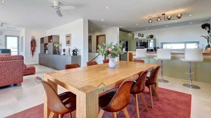 Image No.20-4 Bed House for sale