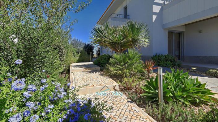 Image No.9-4 Bed House for sale