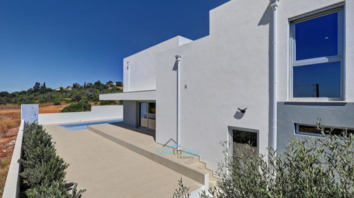 Image No.21-3 Bed House for sale