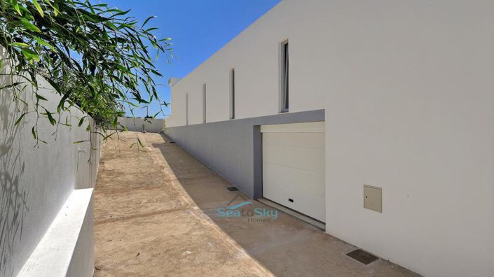 Image No.42-3 Bed House for sale