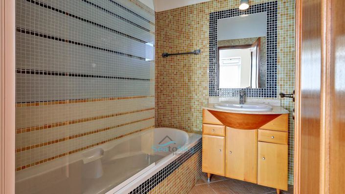 Image No.32-4 Bed House for sale