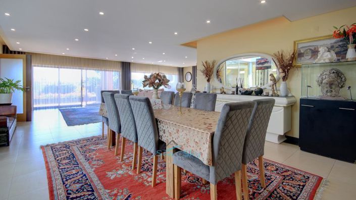 Image No.16-6 Bed House for sale