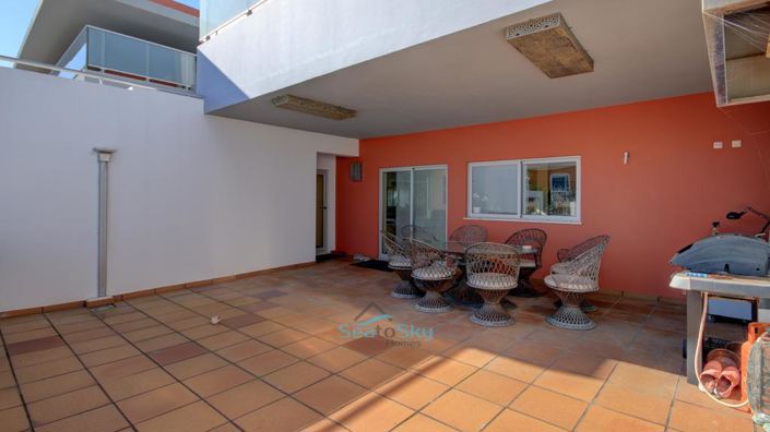 Image No.22-6 Bed House for sale