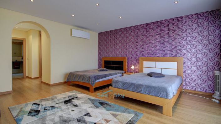 Image No.36-6 Bed House for sale