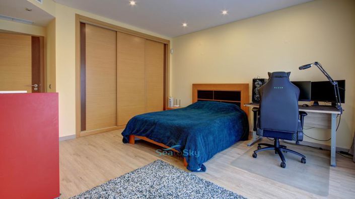 Image No.50-6 Bed House for sale