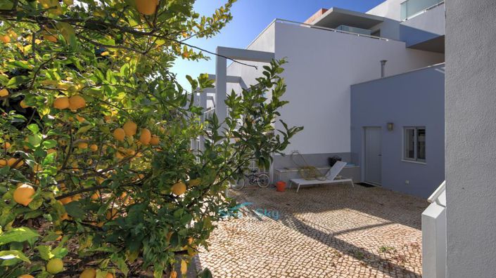 Image No.62-6 Bed House for sale