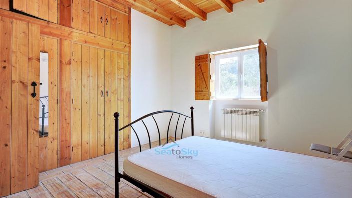 Image No.26-5 Bed House for sale