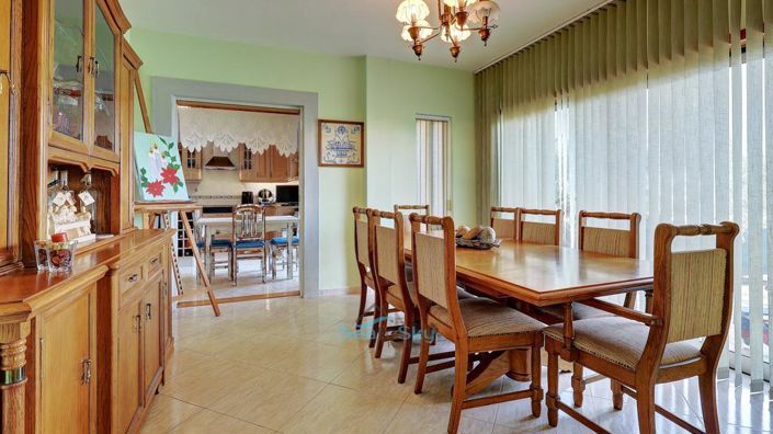 Image No.14-4 Bed House for sale