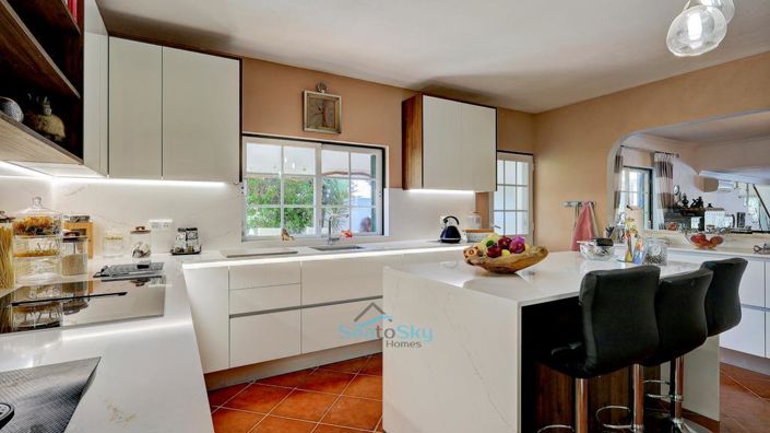 Image No.20-4 Bed House for sale