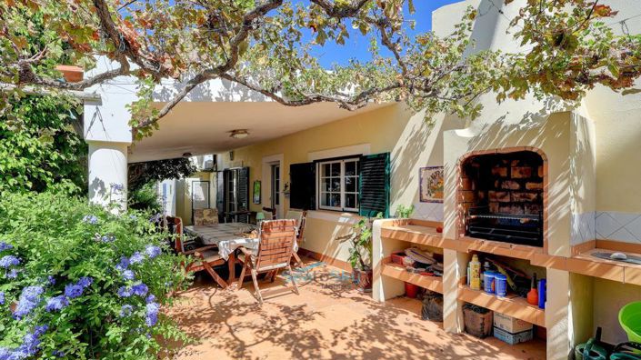 Image No.22-4 Bed House for sale