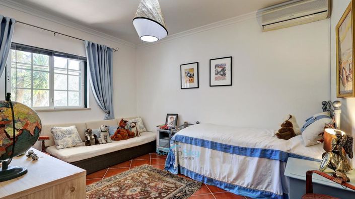 Image No.44-4 Bed House for sale