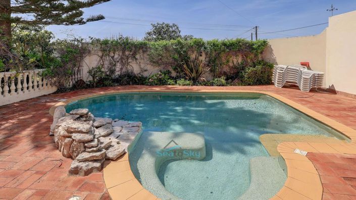 Image No.18-5 Bed House for sale