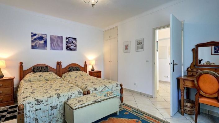 Image No.28-5 Bed House for sale