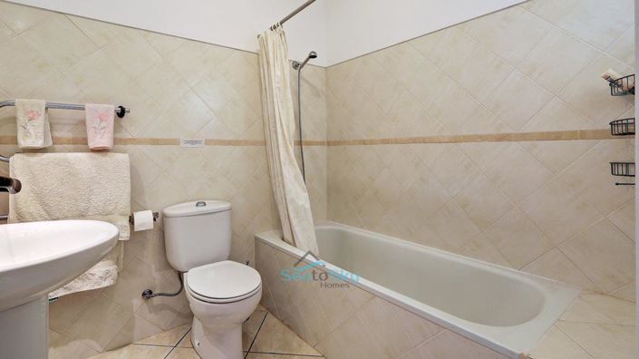 Image No.30-5 Bed House for sale