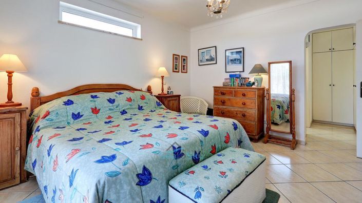 Image No.32-5 Bed House for sale