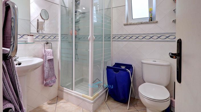 Image No.43-5 Bed House for sale