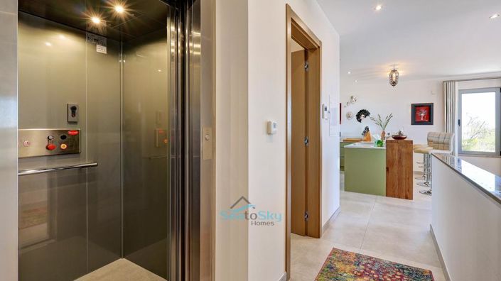 Image No.37-4 Bed House for sale