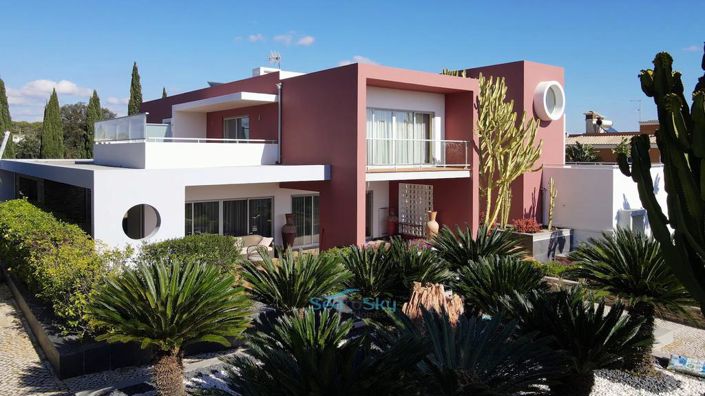 Image No.5-6 Bed House for sale