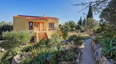 living area upstairs to enjoy views