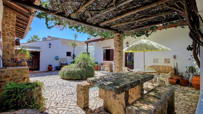 Image No.18-3 Bed House for sale