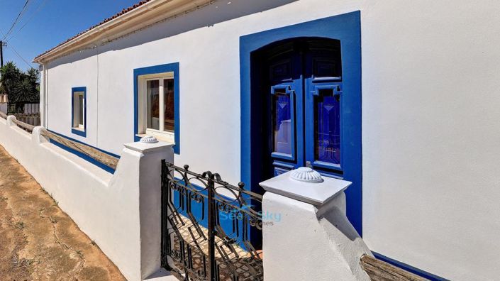 Image No.8-5 Bed House for sale