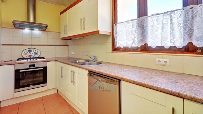 Image No.19-3 Bed House for sale