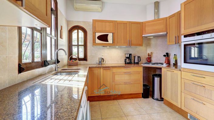 Image No.46-5 Bed House for sale