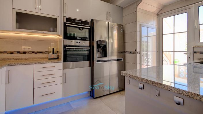 Image No.20-4 Bed House for sale