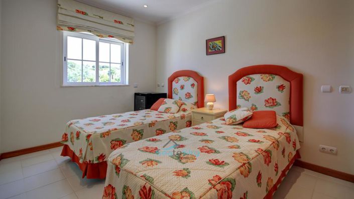 Image No.32-4 Bed House for sale