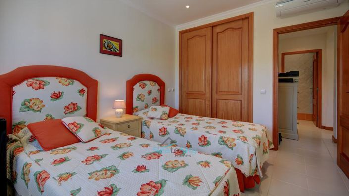 Image No.33-4 Bed House for sale