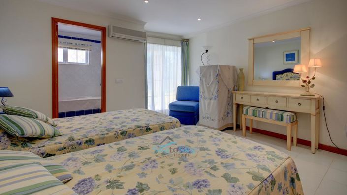 Image No.41-4 Bed House for sale