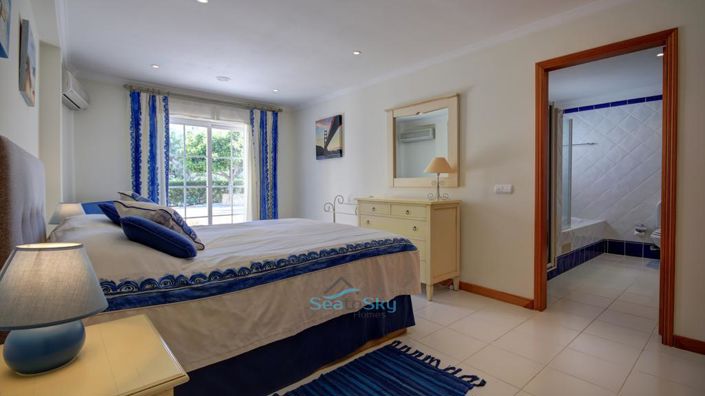 Image No.42-4 Bed House for sale