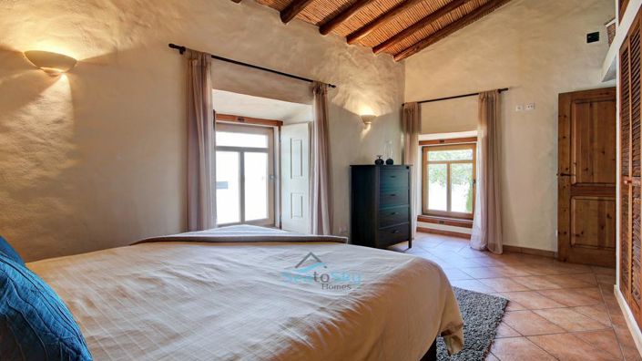 Image No.35-4 Bed House for sale