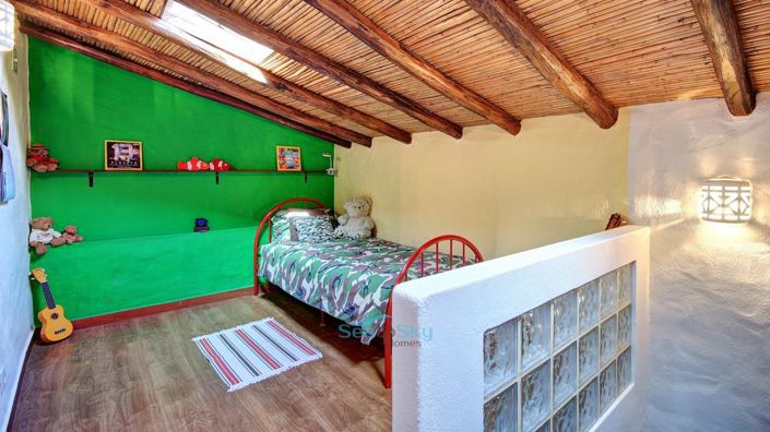 Image No.42-4 Bed House for sale