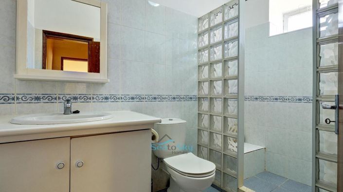 Image No.20-3 Bed House for sale