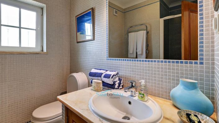 Image No.30-5 Bed House for sale