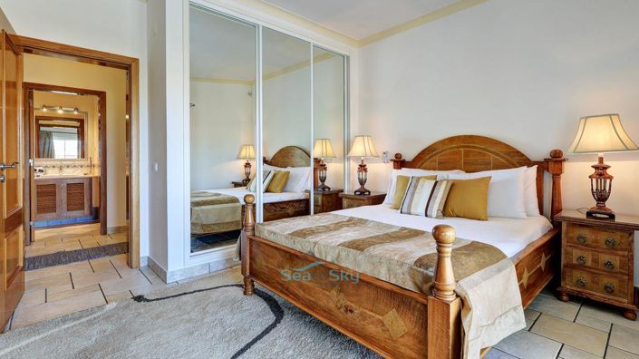 Image No.44-5 Bed House for sale