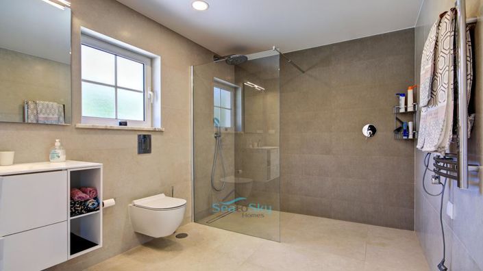 Image No.44-5 Bed House for sale