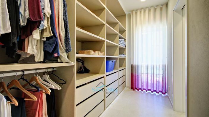 Image No.51-5 Bed House for sale