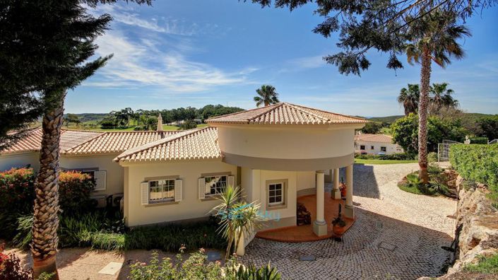 Image No.10-5 Bed House for sale