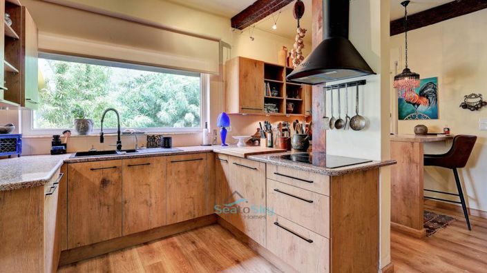 Image No.25-4 Bed House for sale