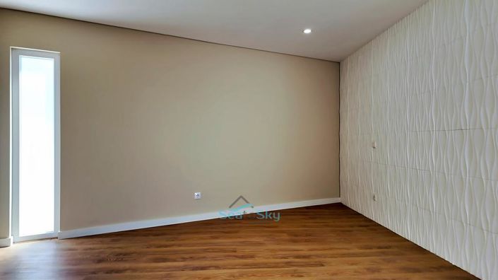 Image No.27-3 Bed House for sale