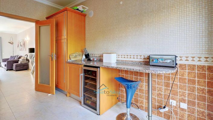 Image No.20-3 Bed Apartment for sale