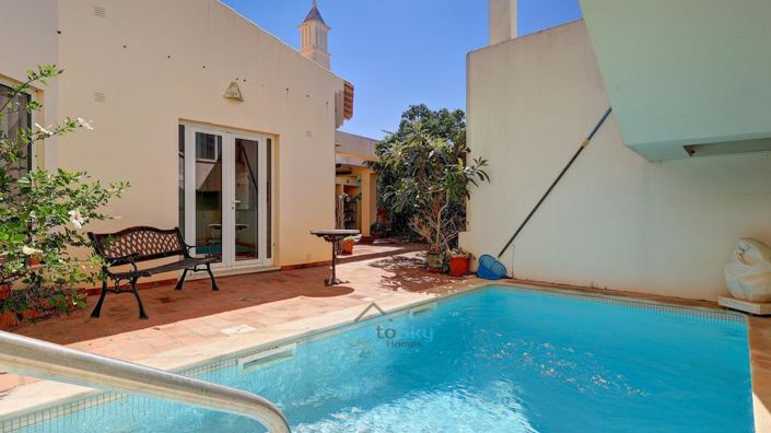 Image No.18-4 Bed House for sale