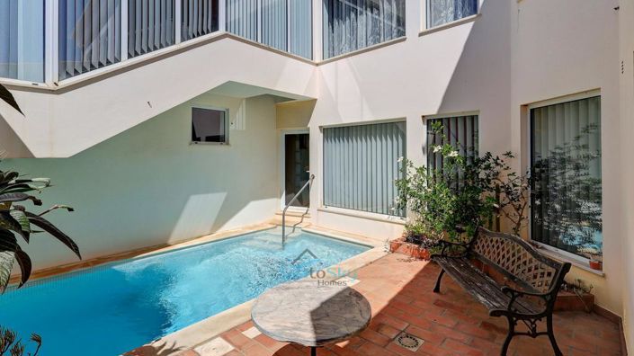 Image No.26-4 Bed House for sale