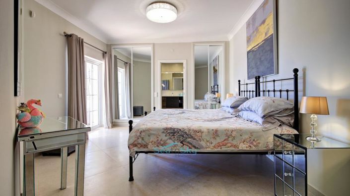 Image No.61-5 Bed House for sale